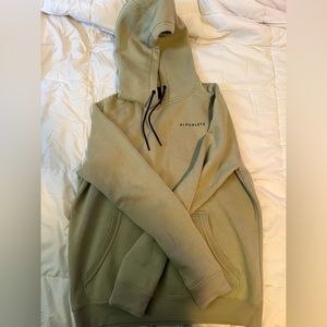 Alphalete “Fitted Hoodie” Size L